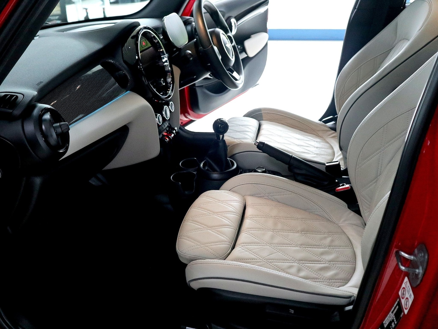 Used MINI Hatch 2021 for sale - 76785390: Photo 4