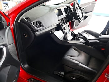 Used Volvo V40 2018 for sale - 74665374: Photo