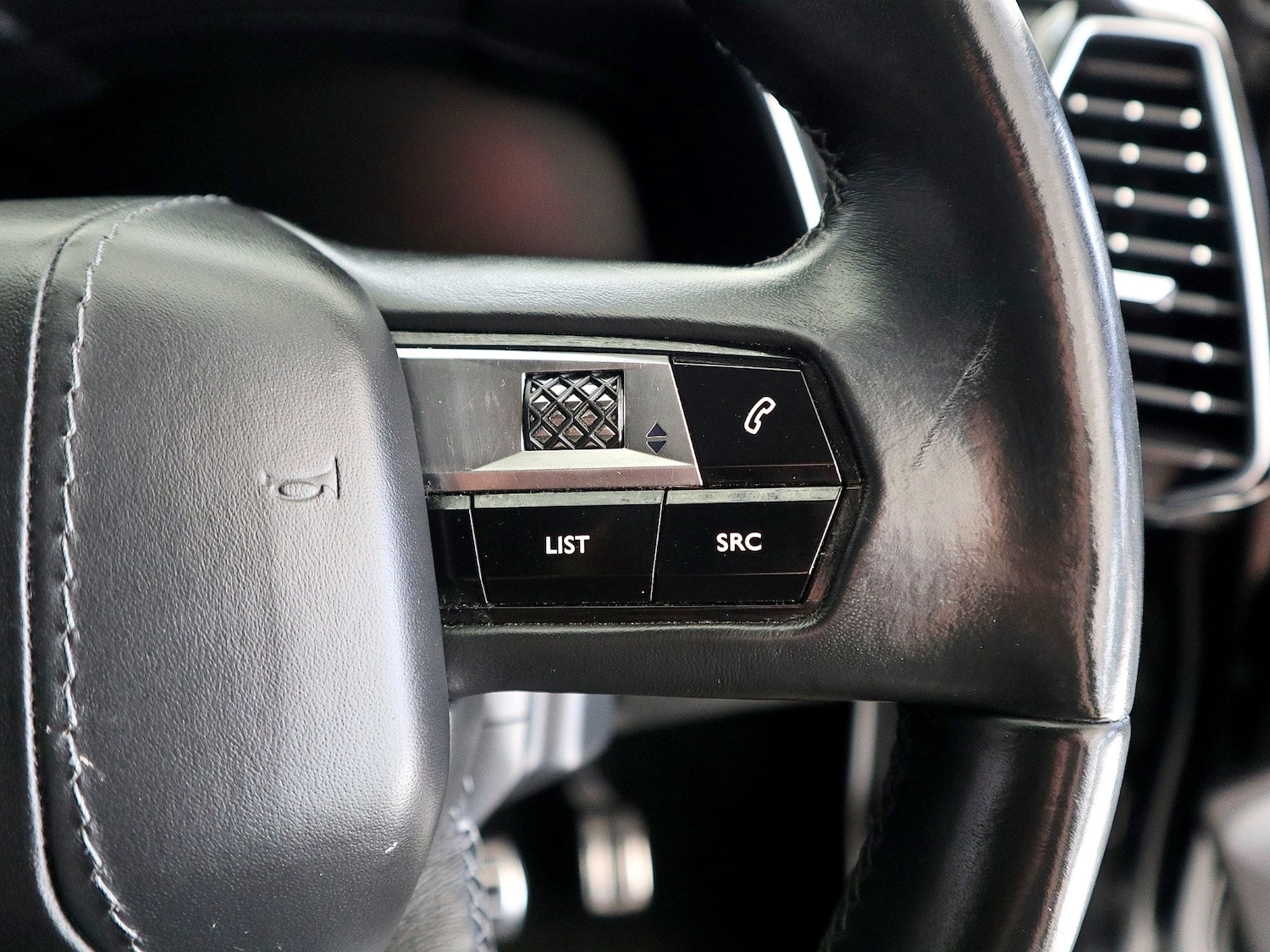 Used DS Automobiles DS 7 Crossback 2018 for sale - 75587524: Photo 30