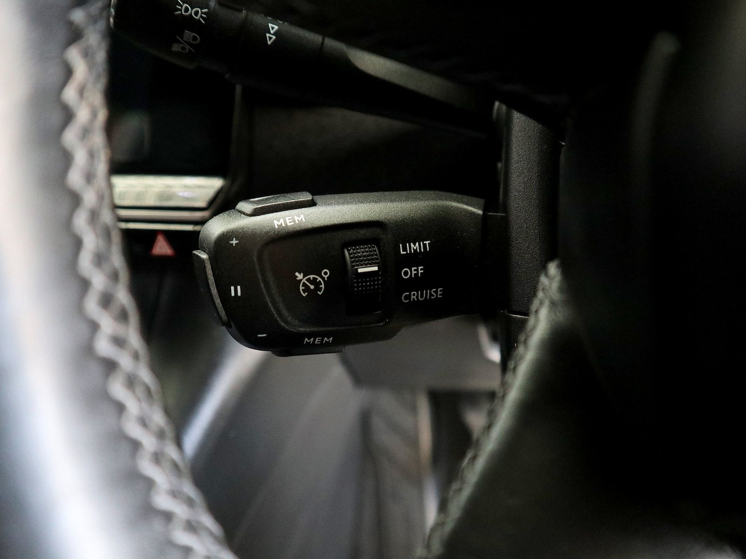 Used DS Automobiles DS 7 Crossback 2018 for sale - 75587524: Photo 33