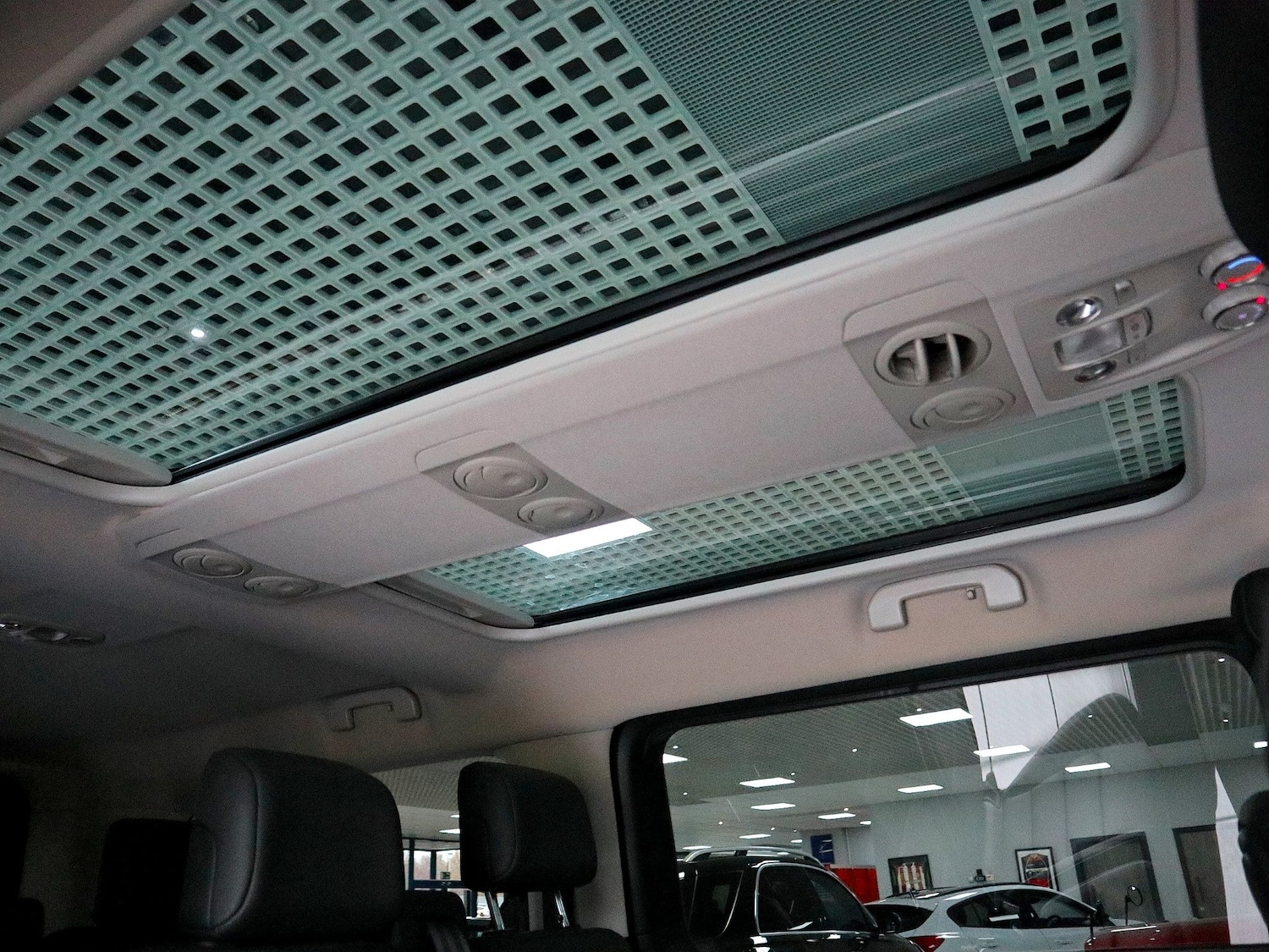 Used Peugeot Traveller 2020 for sale - 76347406: Photo 27