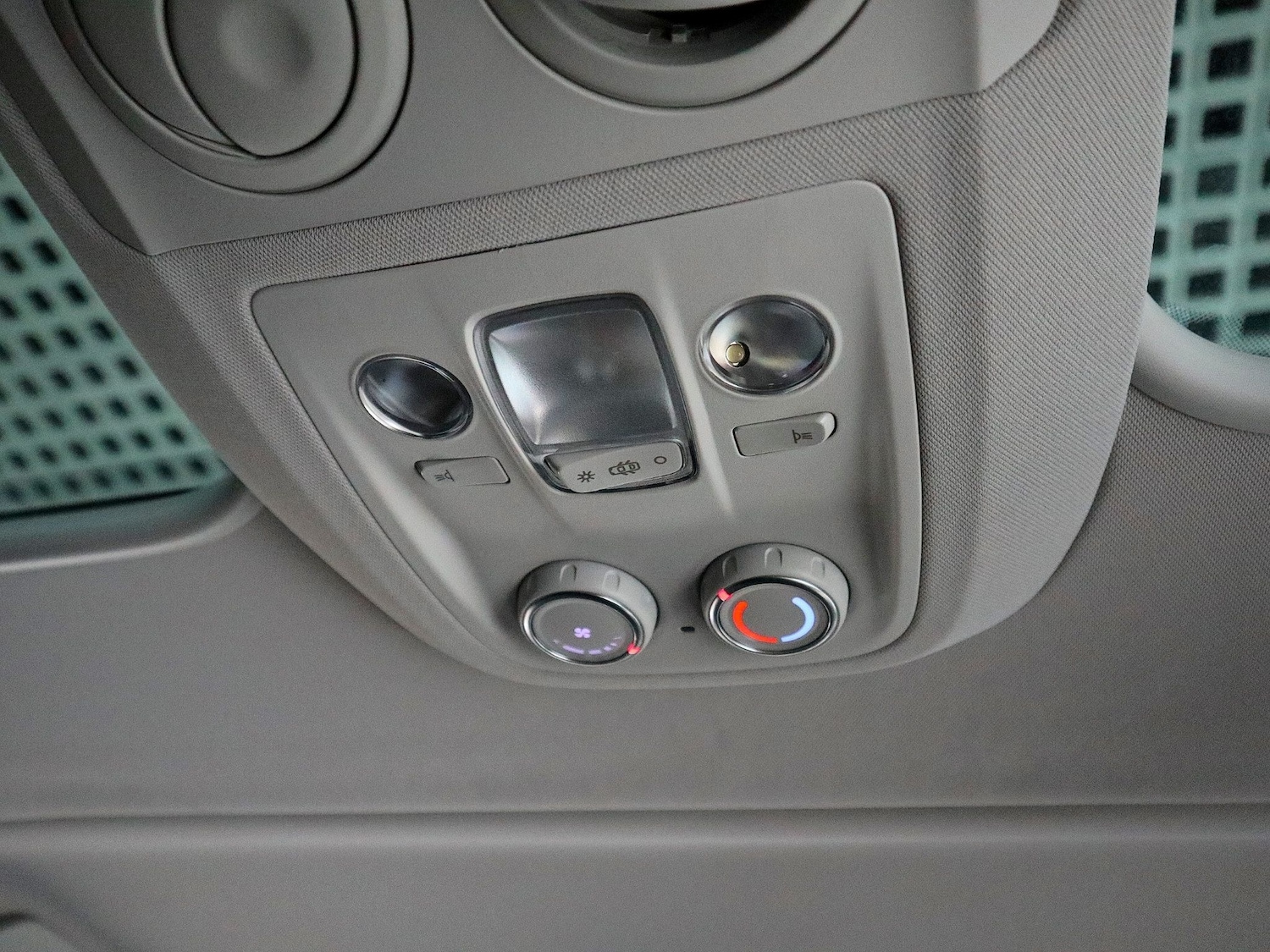 Used Peugeot Traveller 2020 for sale - 76347406: Photo 28