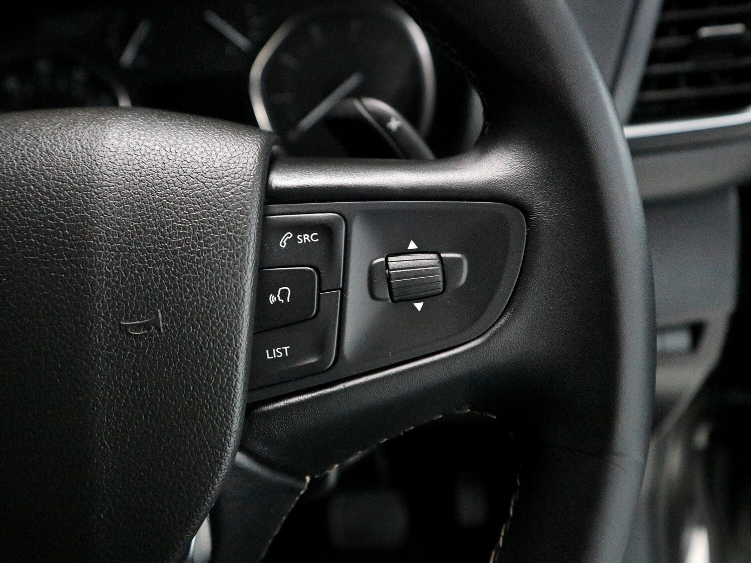 Used Peugeot Traveller 2020 for sale - 76347406: Photo 37