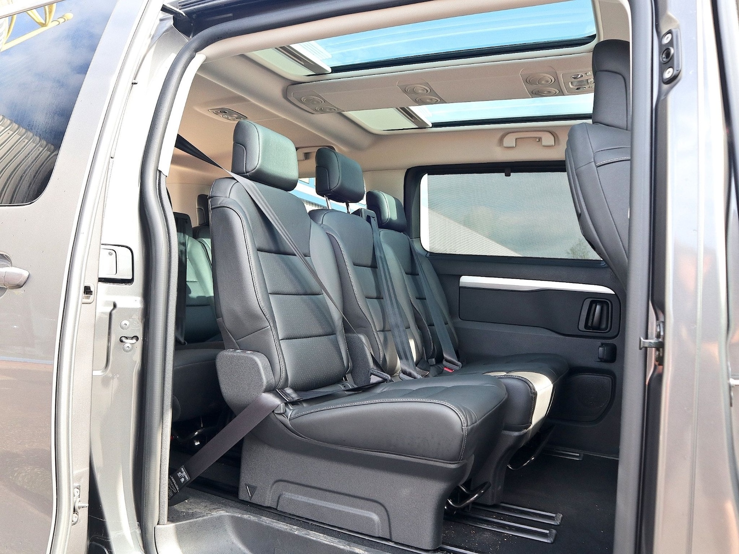 Used Peugeot Traveller 2020 for sale - 76347406: Photo 4