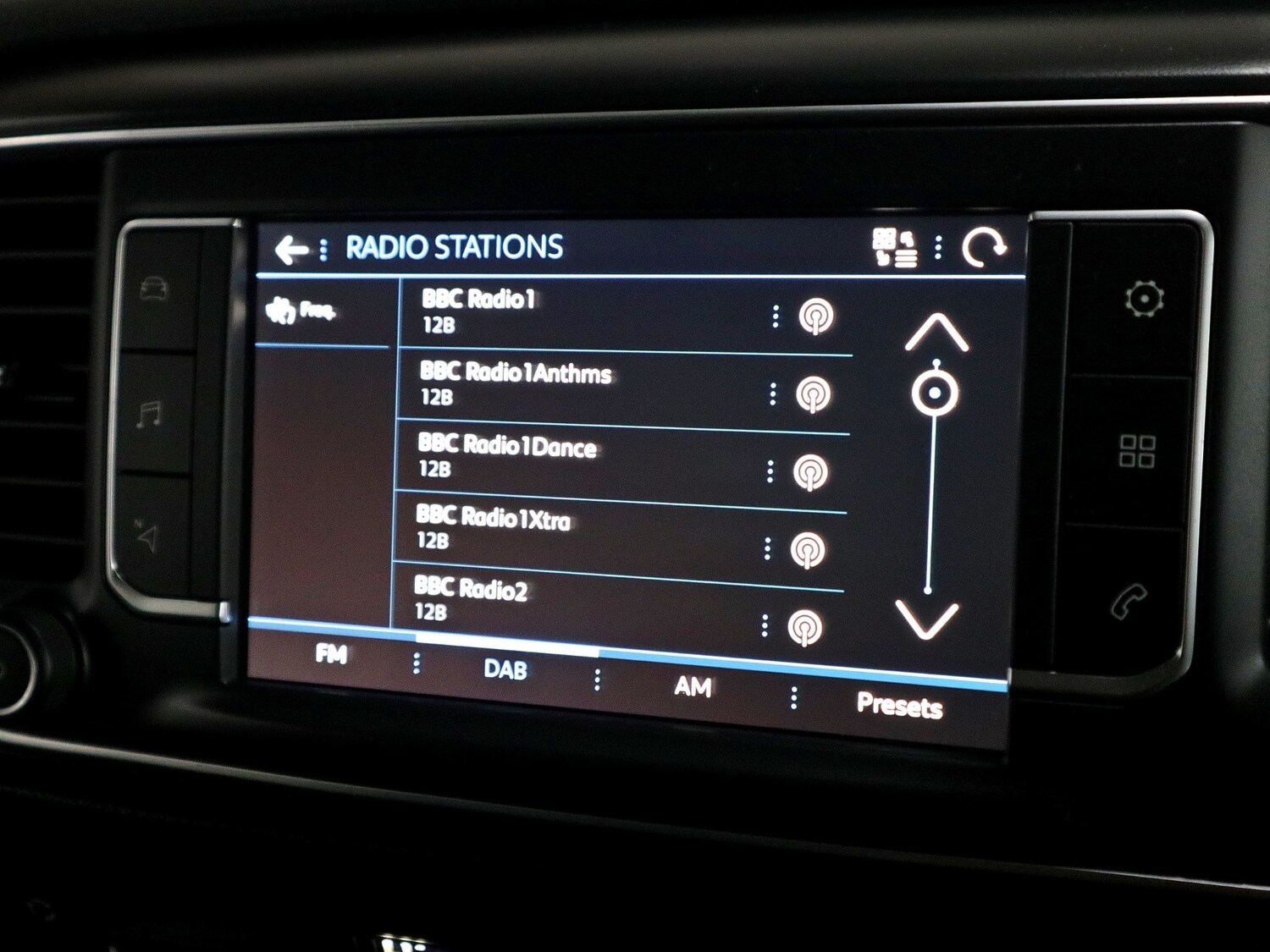 Used Peugeot Traveller 2020 for sale - 76347406: Photo 49