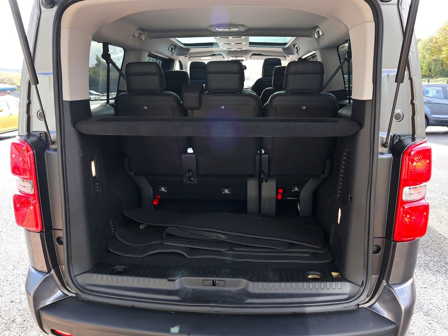 Used Peugeot Traveller 2020 for sale - 76347406: Photo 5