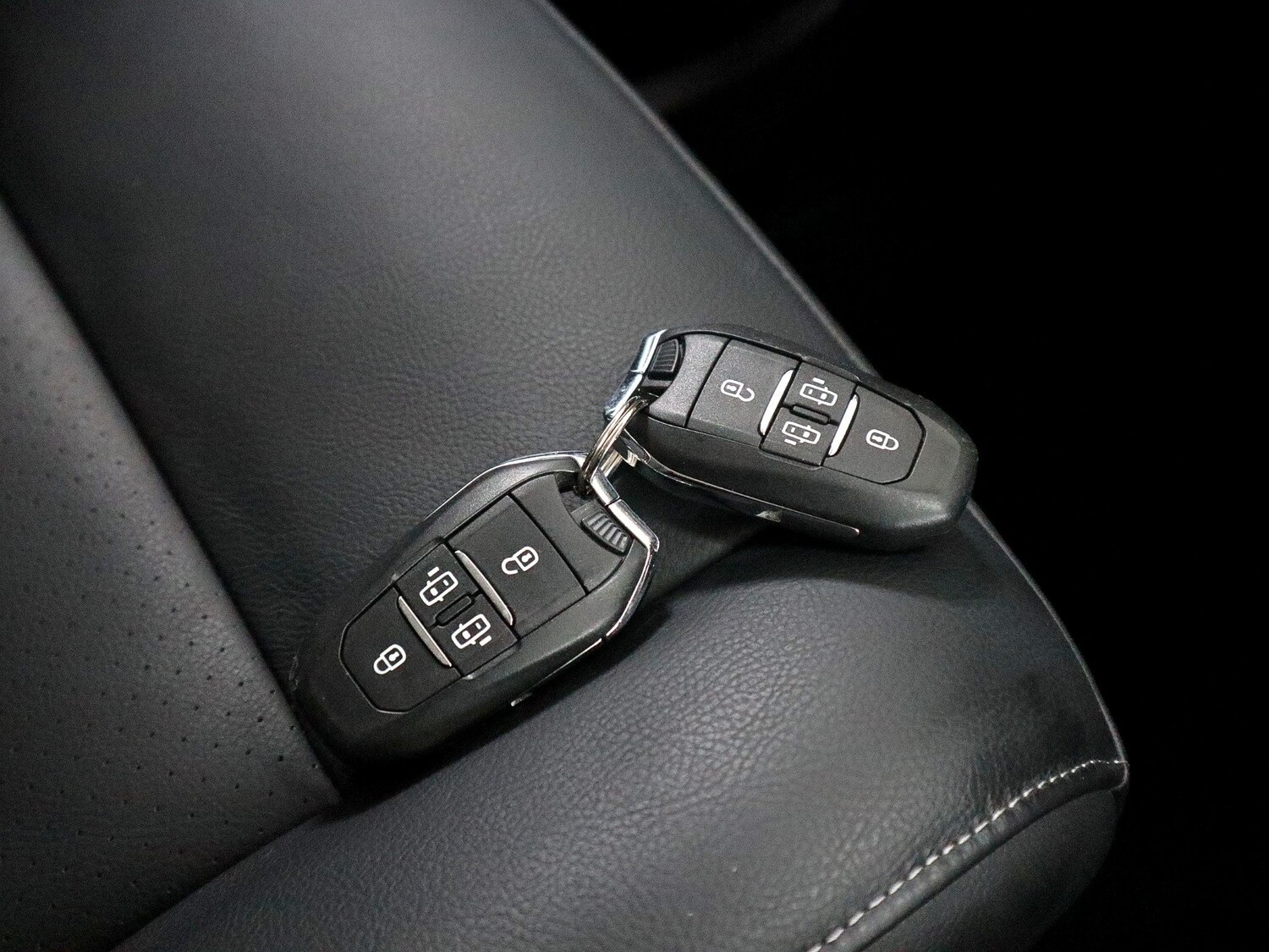 Used Peugeot Traveller 2020 for sale - 76347406: Photo 53