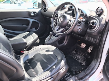 Used smart fortwo 2019 for sale - 78502984: Photo