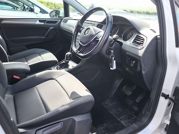 Used Volkswagen Golf SV 2017 for sale - 79060609: Photo