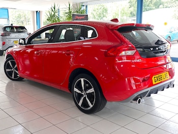 Used Volvo V40 2018 for sale - 74933073: Photo