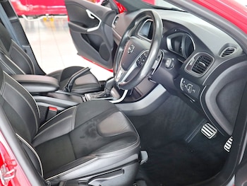 Used Volvo V40 2018 for sale - 74933073: Photo