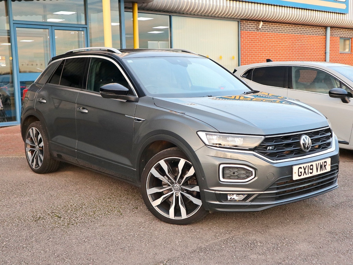 Used Volkswagen T-Roc 2019 for sale - 76656412: Photo 1