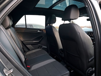 Used Volkswagen T-Roc 2019 for sale - 76656412: Photo