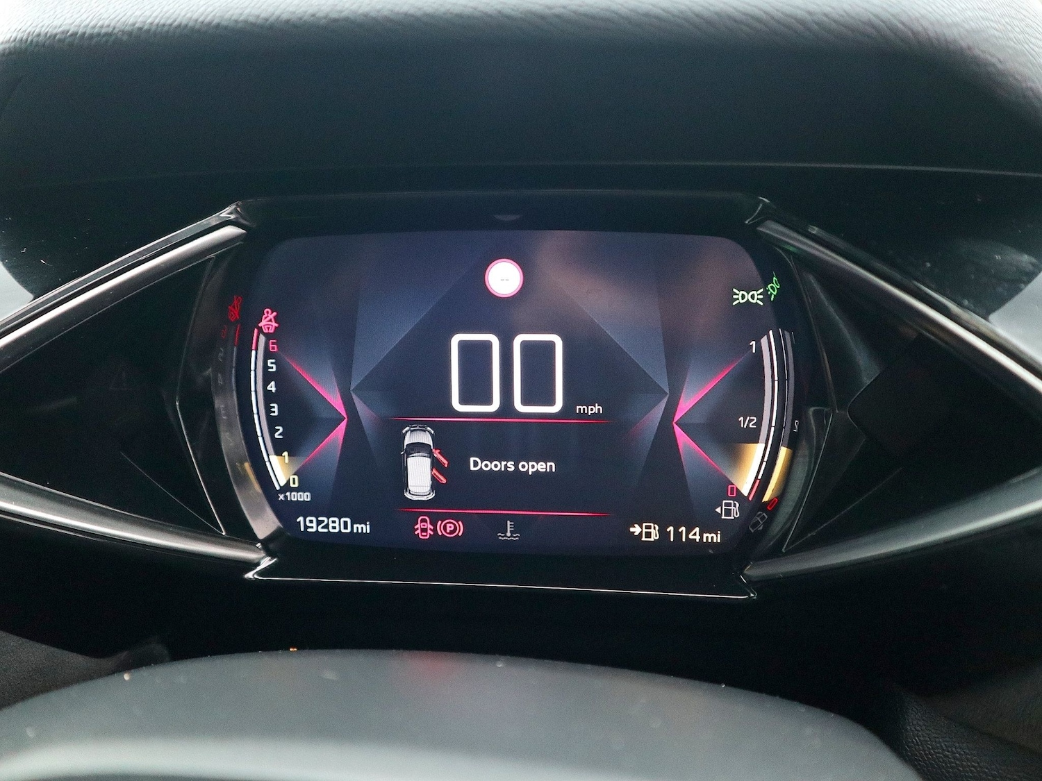 Used DS Automobiles DS 3 Crossback 2019 for sale - 77682047: Photo 7