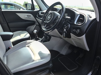 Used Jeep Renegade 2020 for sale - 78703890: Photo