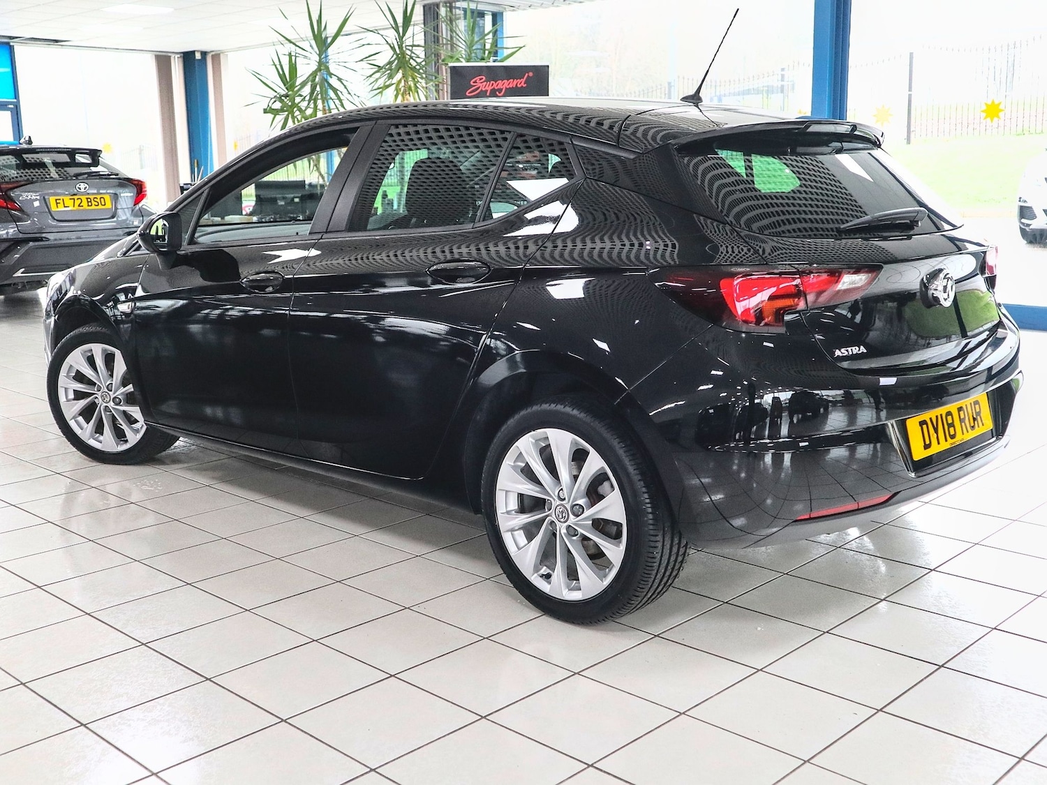 Used Vauxhall Astra 2018 for sale - 77508773: Photo 2