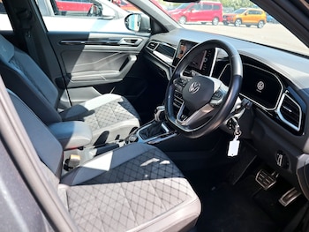 Used Volkswagen T-Roc 2024 for sale - 78446511: Photo
