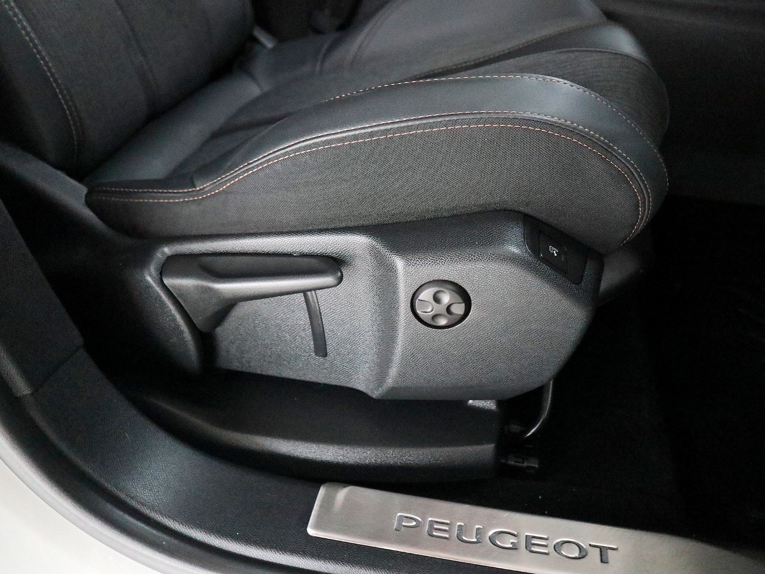 Used Peugeot 3008 2019 for sale - 76726057: Photo 28