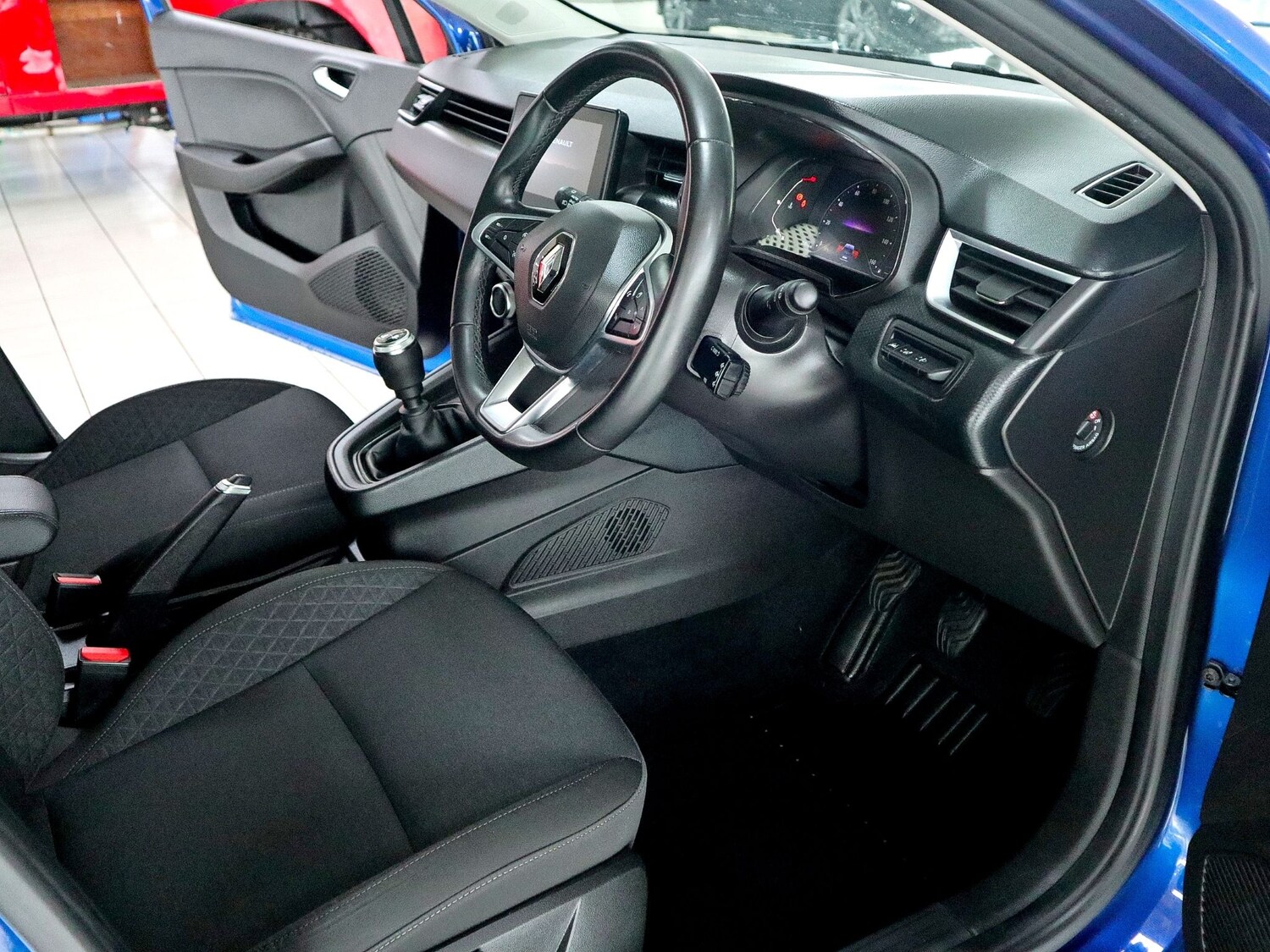 Used Renault Clio 2023 for sale - 75976192: Photo 3