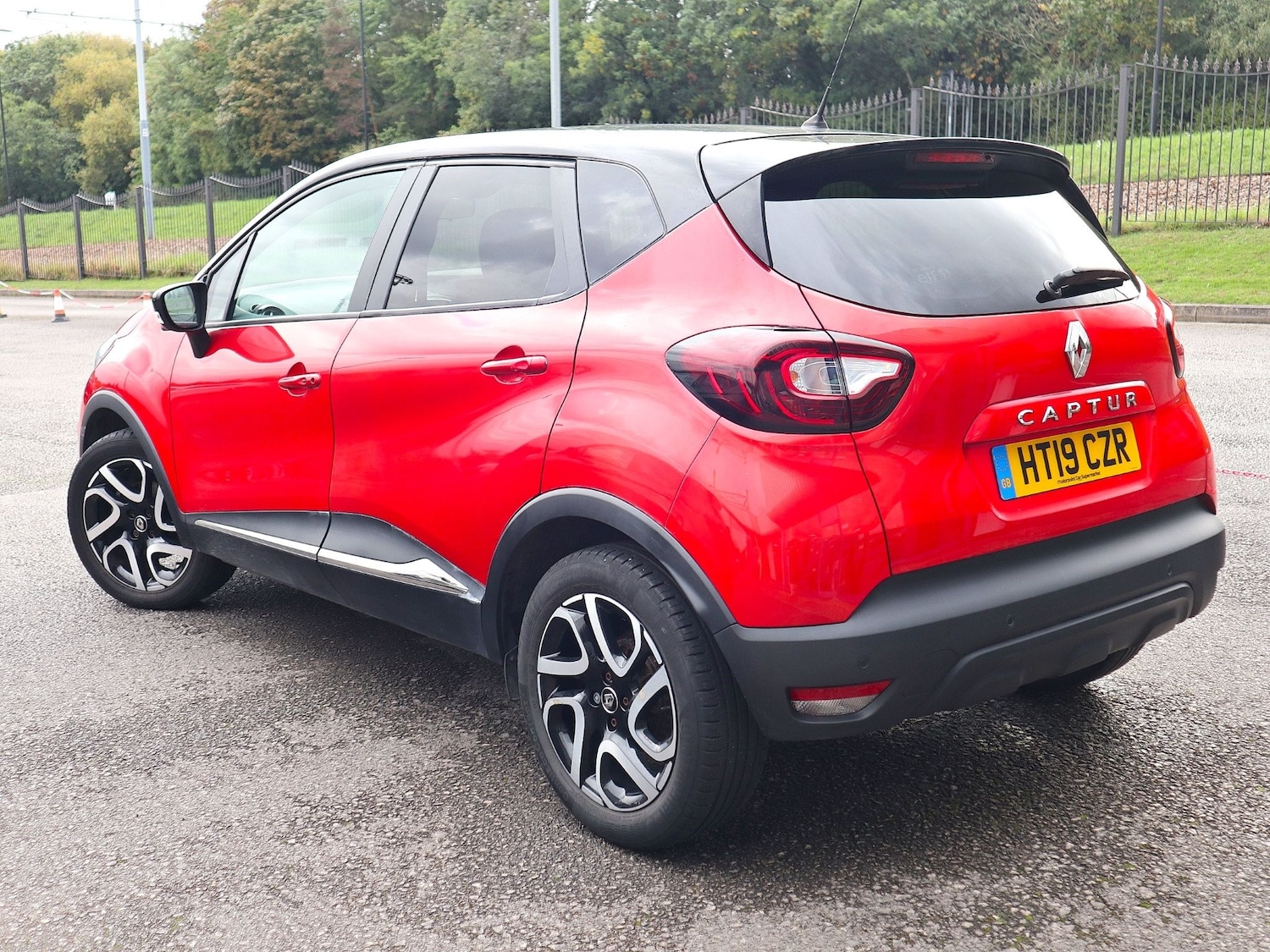 Used Renault Captur 2019 for sale - 76134574: Photo 2