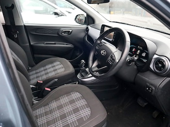Used Hyundai i10 2023 for sale - 77548483: Photo