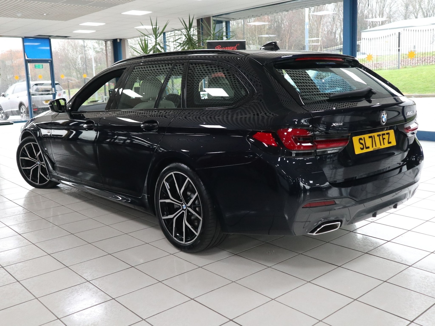 Used BMW 5 Series 2021 for sale - 77201498: Photo 2
