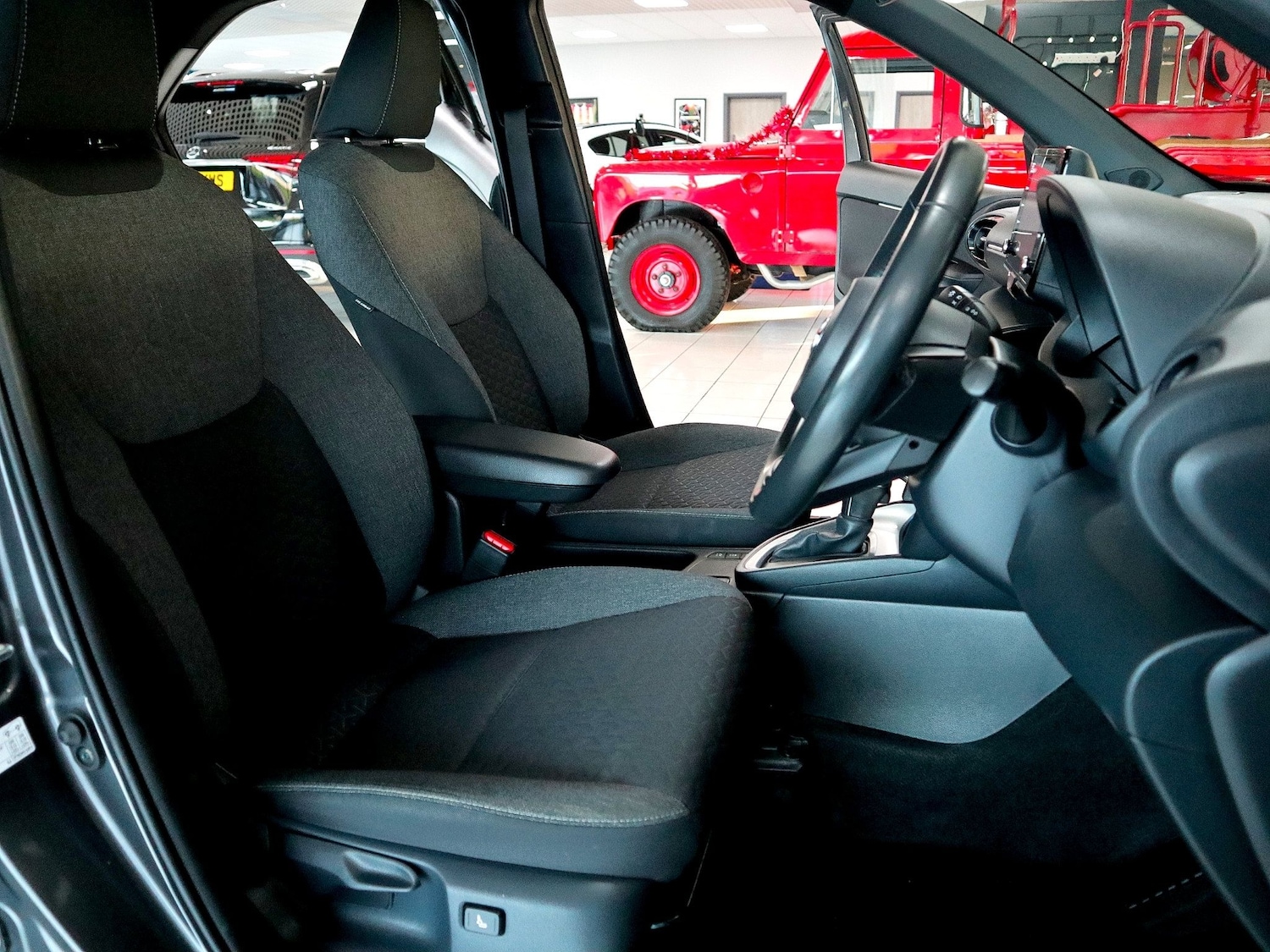 Used Toyota Yaris Cross 2023 for sale - 76785395: Photo 18