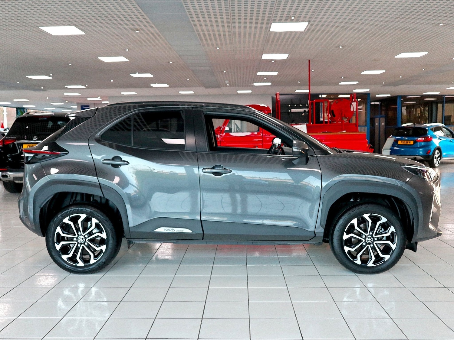 Used Toyota Yaris Cross 2023 for sale - 76785395: Photo 6