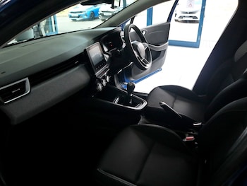 Used Renault Clio 2025 for sale - 79451647: Photo