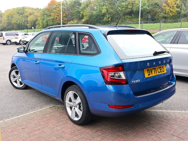 Used Skoda Fabia 2021 for sale - 76307905: Photo 2