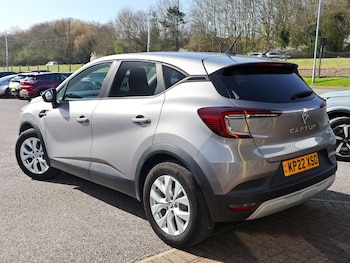 Used Renault Captur 2022 for sale - 77938427: Photo