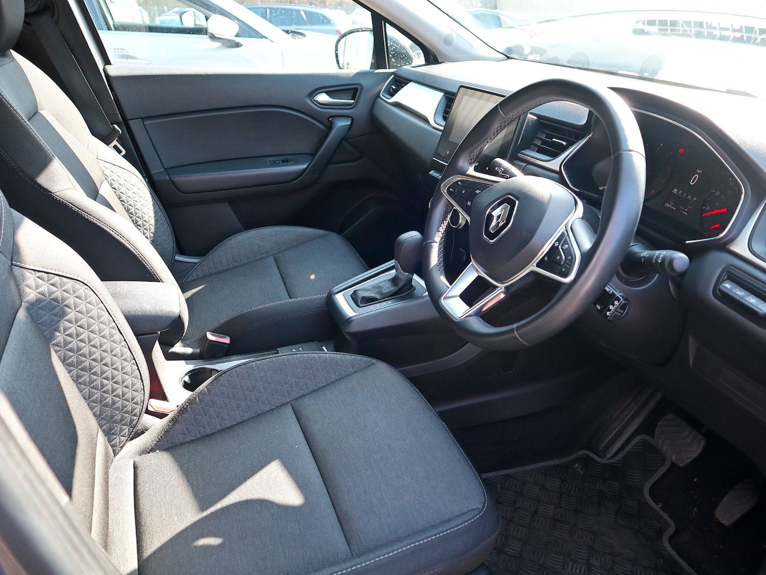 Used Renault Captur 2022 for sale - 77938427: Photo 3