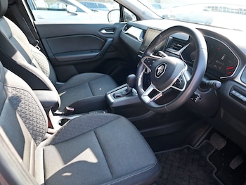 Used Renault Captur 2022 for sale - 77938427: Photo