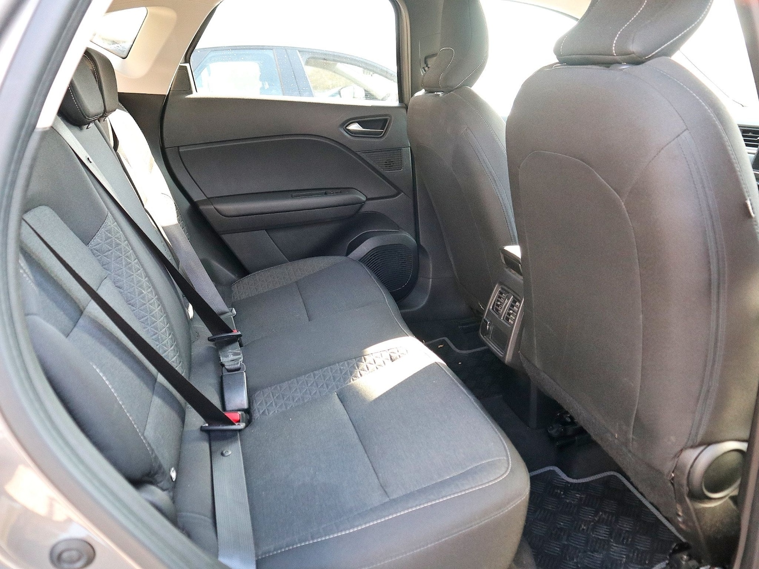 Used Renault Captur 2022 for sale - 77938427: Photo 4