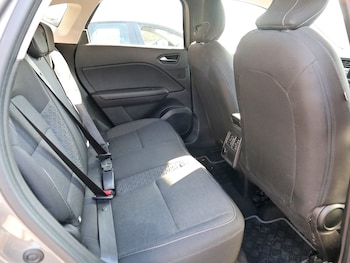 Used Renault Captur 2022 for sale - 77938427: Photo