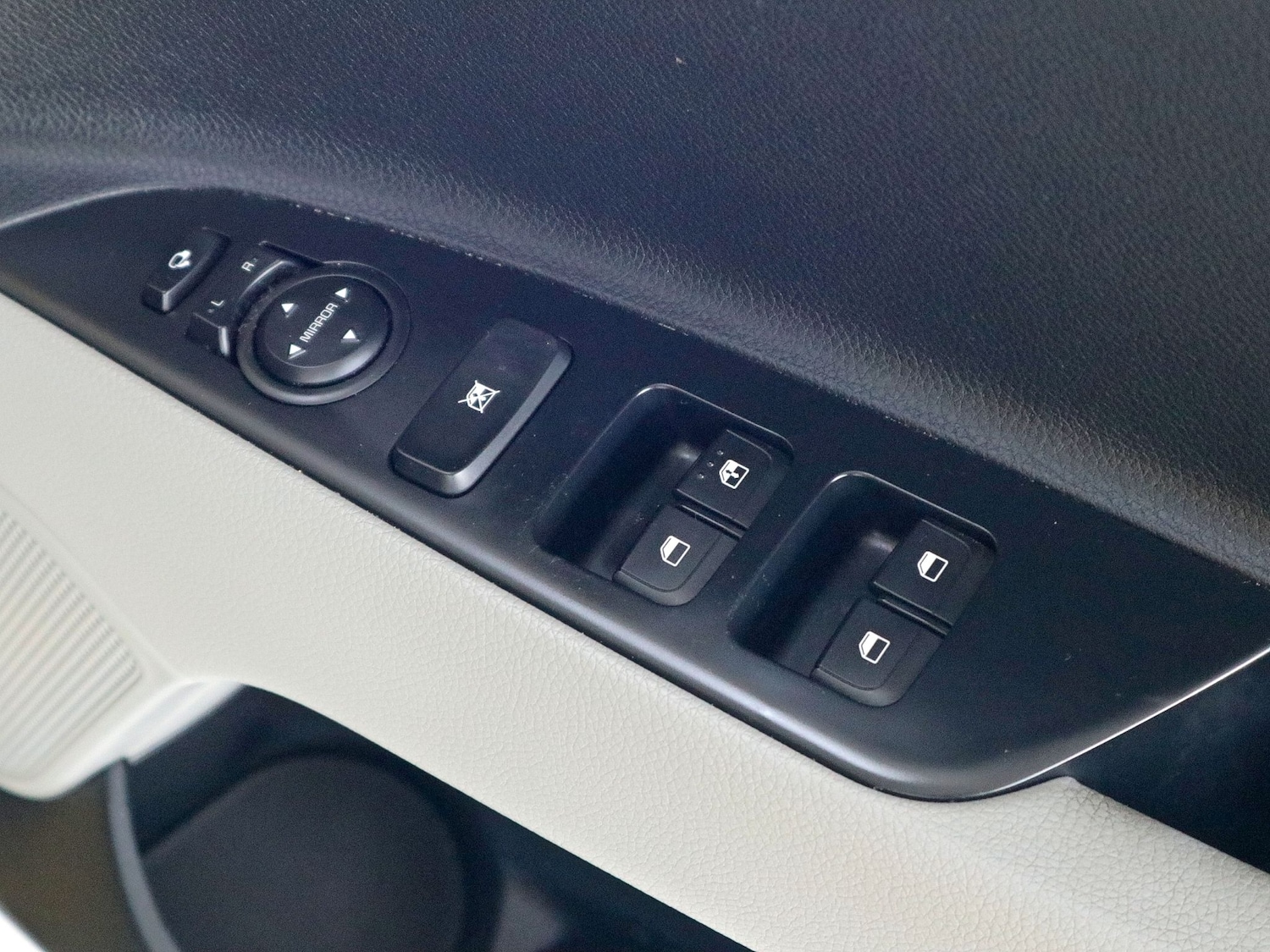 Used Kia Stonic 2020 for sale - 76107585: Photo 25