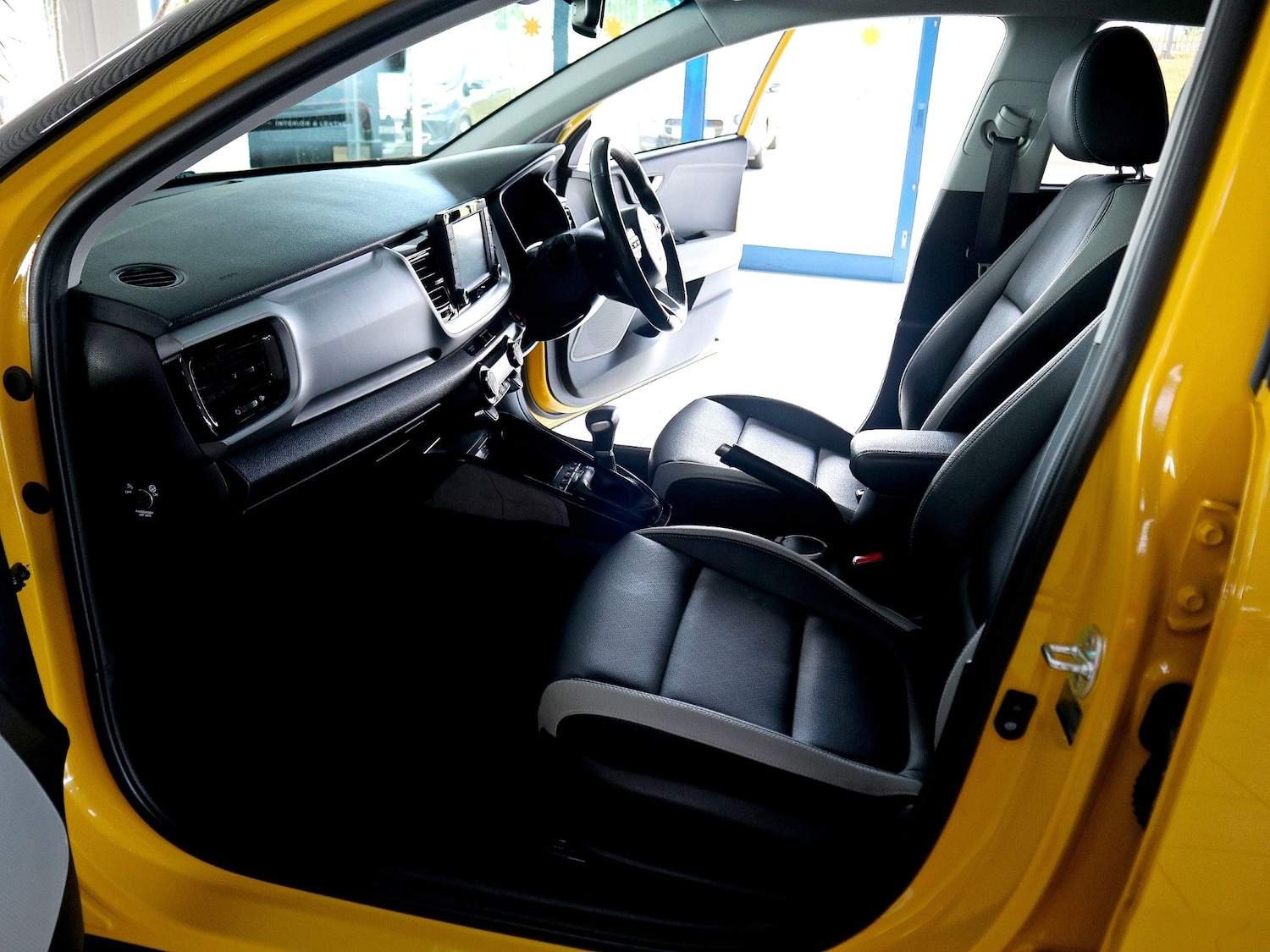 Used Kia Stonic 2020 for sale - 76107585: Photo 4
