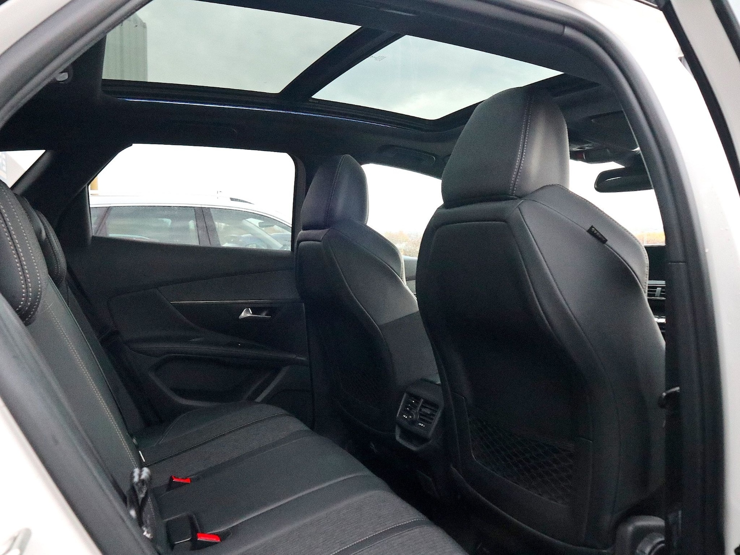 Used Peugeot 3008 2019 for sale - 76483140: Photo 4