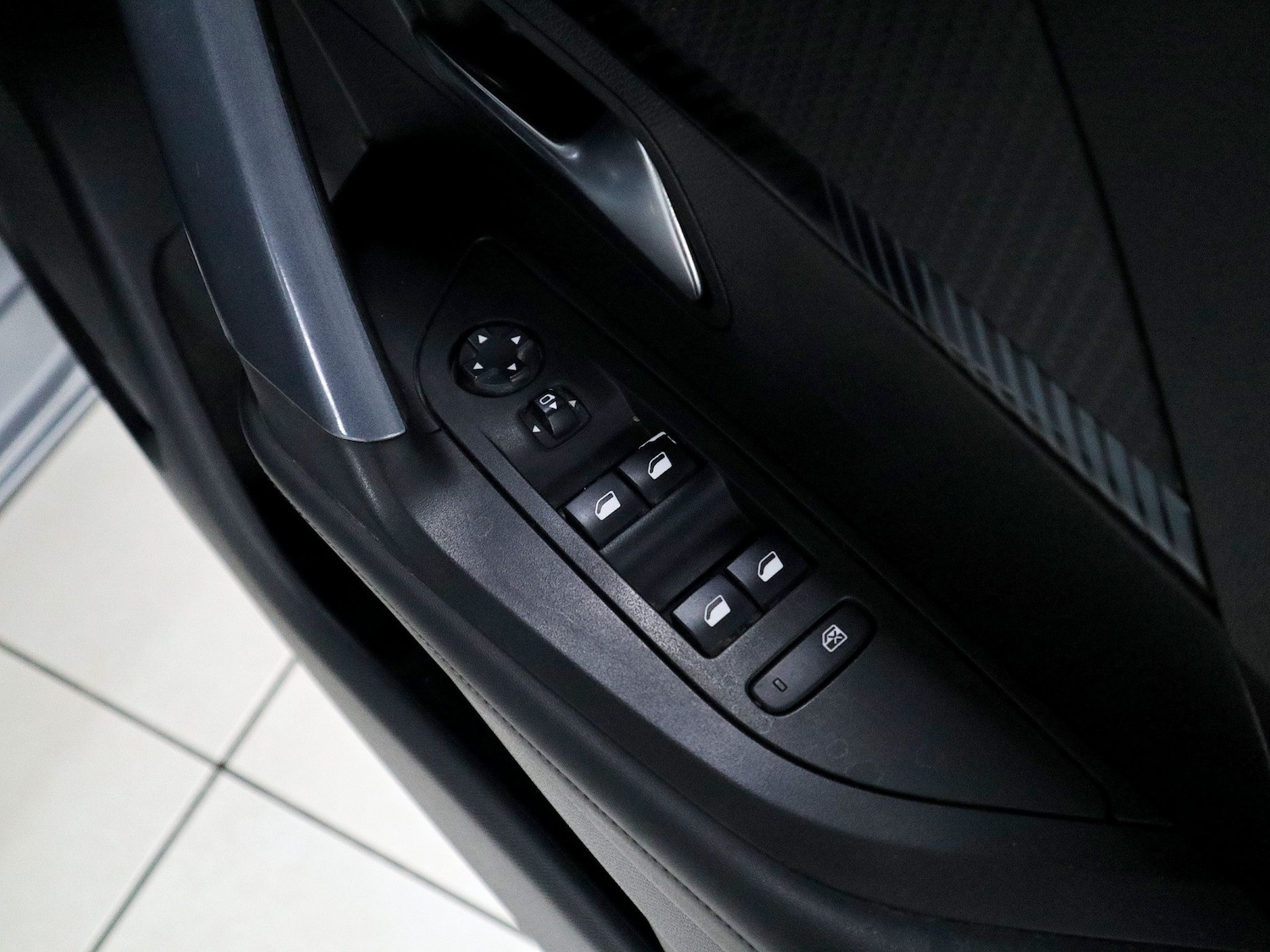 Used Peugeot 2008 2020 for sale - 76821989: Photo 24