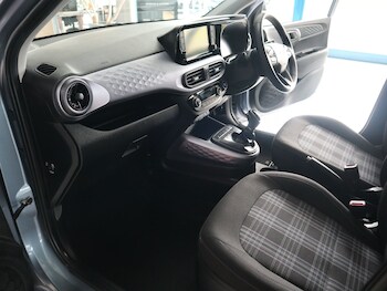 Used Hyundai i10 2023 for sale - 78403290: Photo