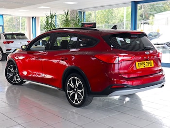Used Ford Focus 2019 for sale - 76082899: Photo 2
