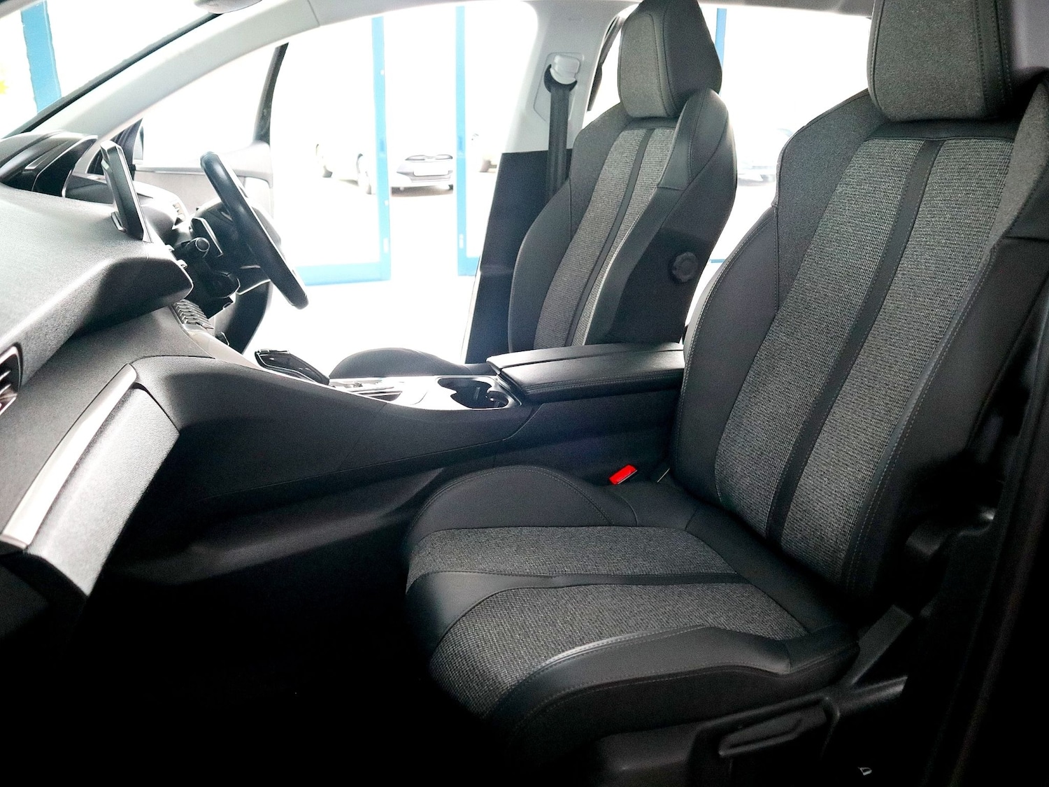 Used Peugeot 5008 2020 for sale - 75731484: Photo 24