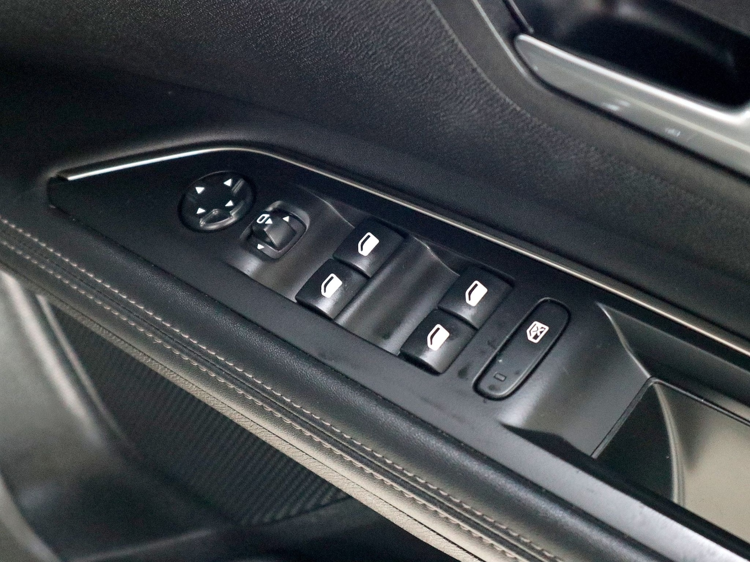 Used Peugeot 5008 2020 for sale - 75731484: Photo 27