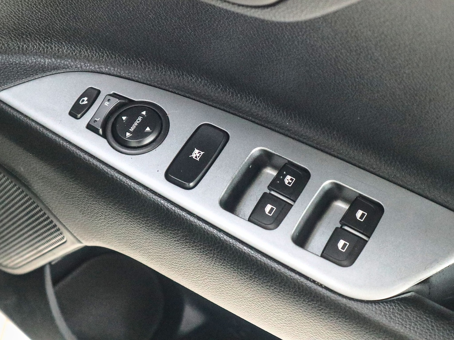 Used Kia Stonic 2024 for sale - 77906841: Photo 25