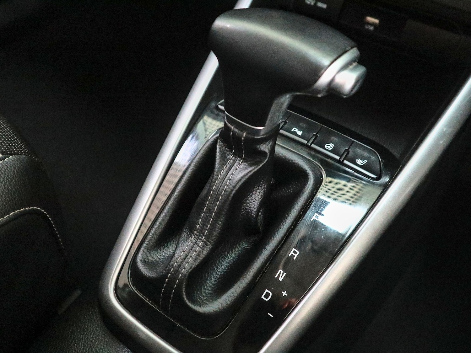 Used Kia Stonic 2024 for sale - 77906841: Photo 38