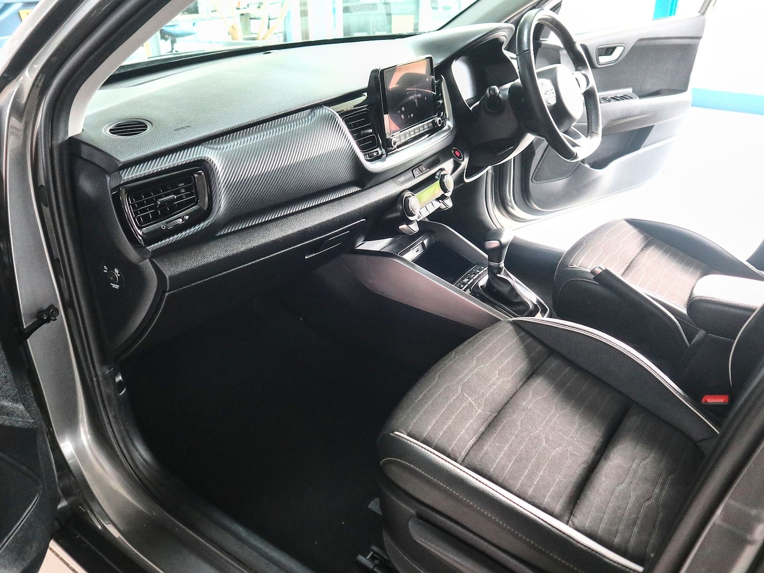 Used Kia Stonic 2024 for sale - 77906841: Photo 4