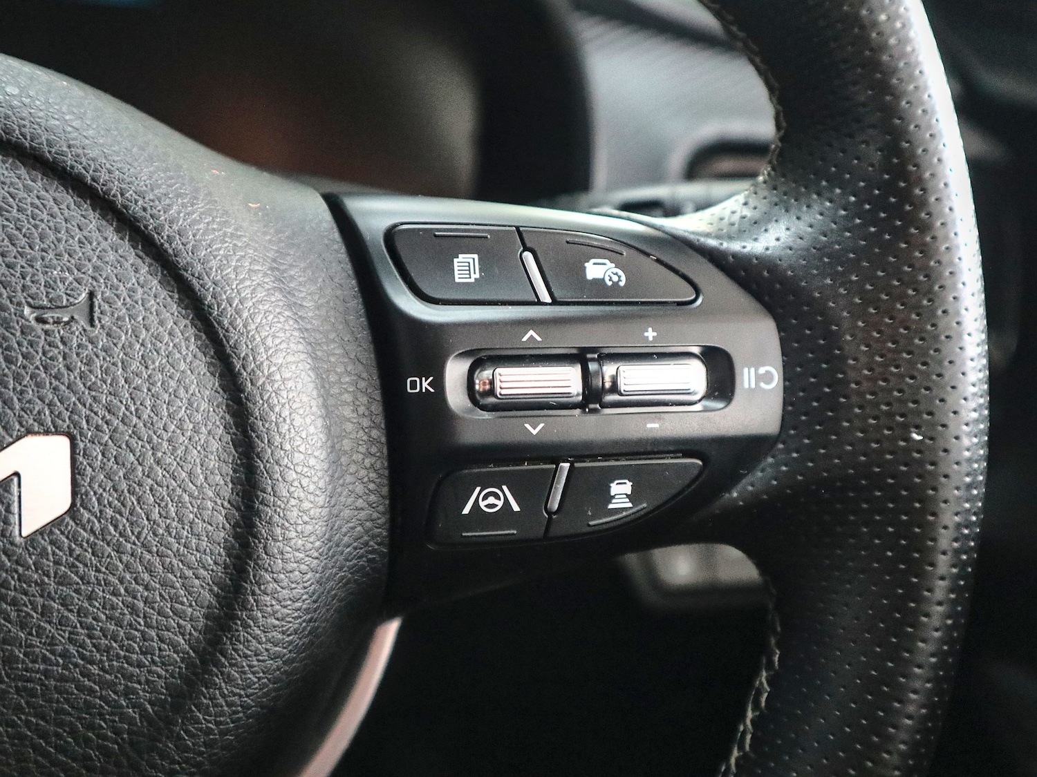 Used Kia Stonic 2024 for sale - 77906841: Photo 41