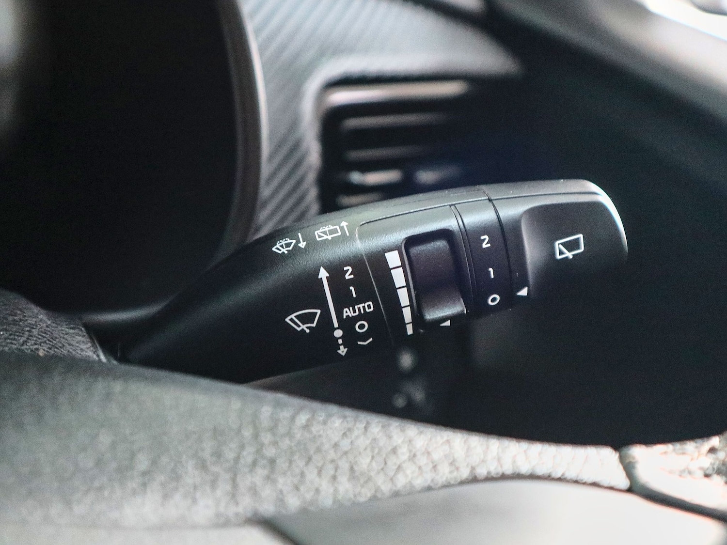 Used Kia Stonic 2024 for sale - 77906841: Photo 42