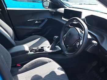 Used Peugeot 2008 2024 for sale - 79302509: Photo