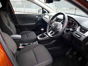 Used Renault Captur 2020 for sale - 77154622: Photo